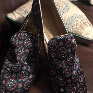 Beautiful Banana Republic satin flats!